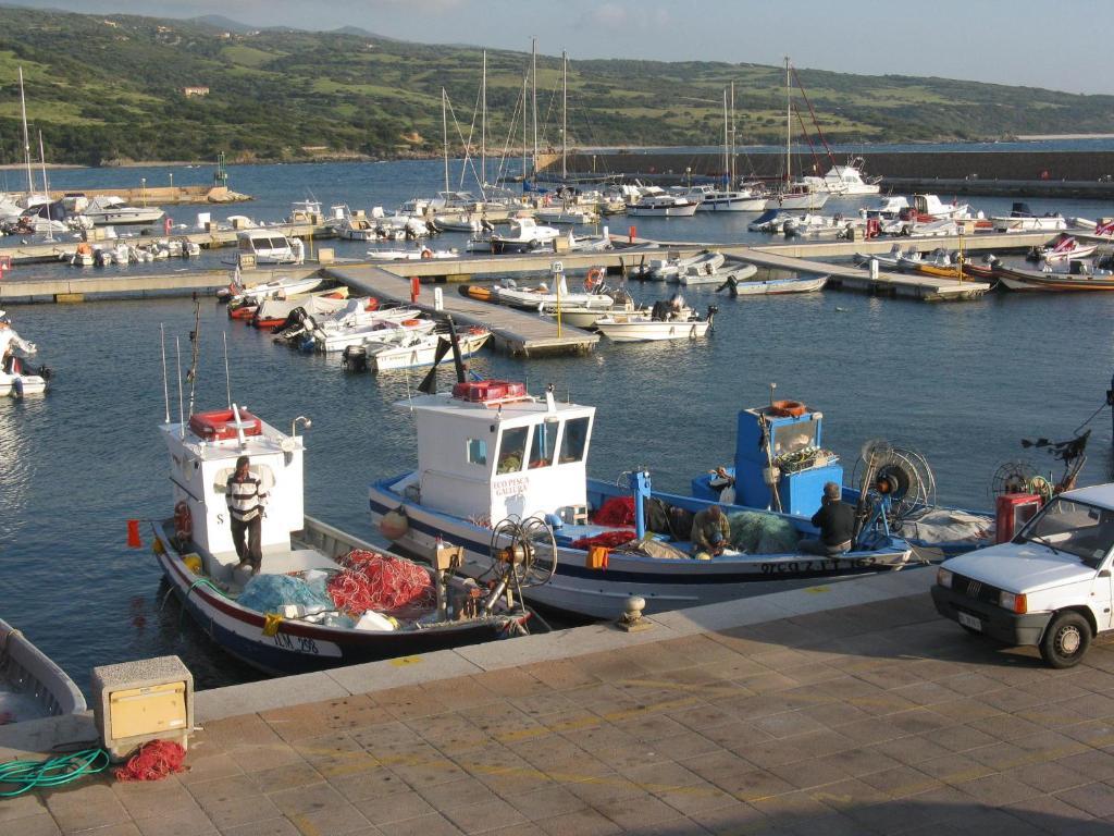 Borgo Spiaggia Vista Mare Isola Rossa Exterior foto