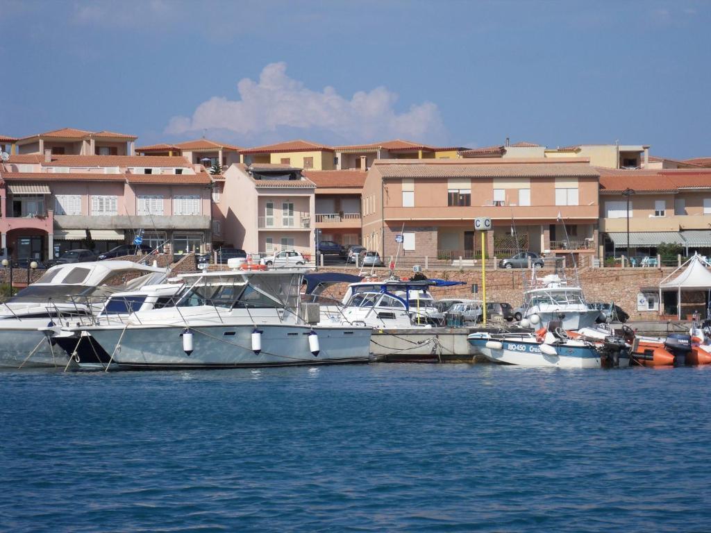 Borgo Spiaggia Vista Mare Isola Rossa Cameră foto